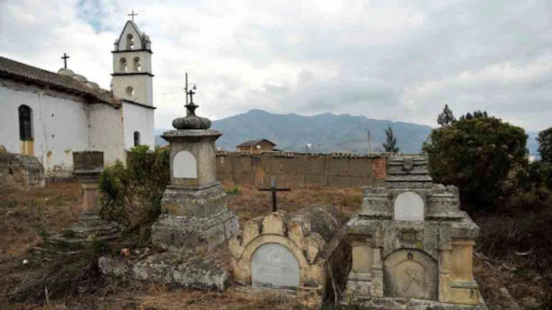 cementario_mason_Turmeque